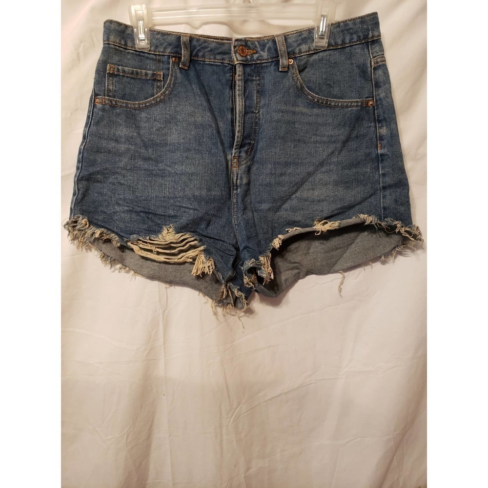 Wild Fable size 8 3" inseam high rise jean shorts.